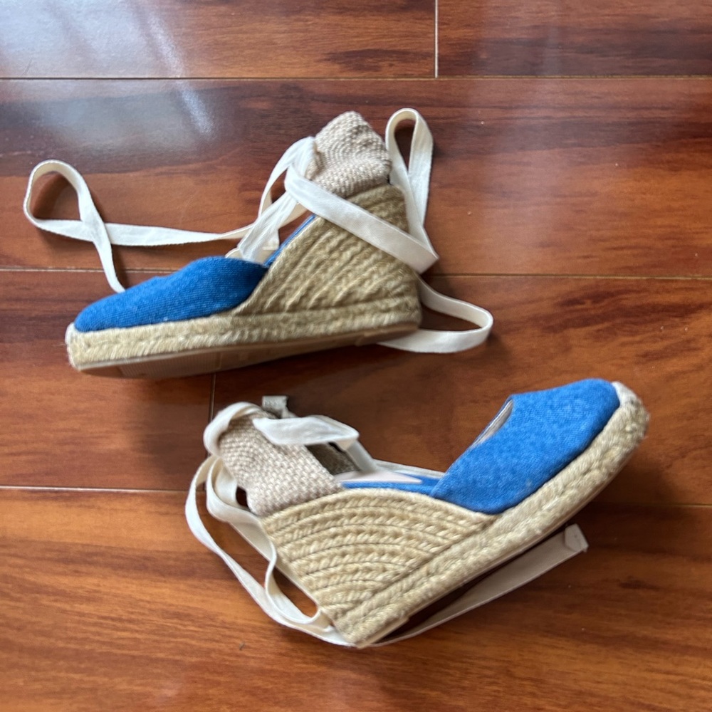 Blue chunky shoes